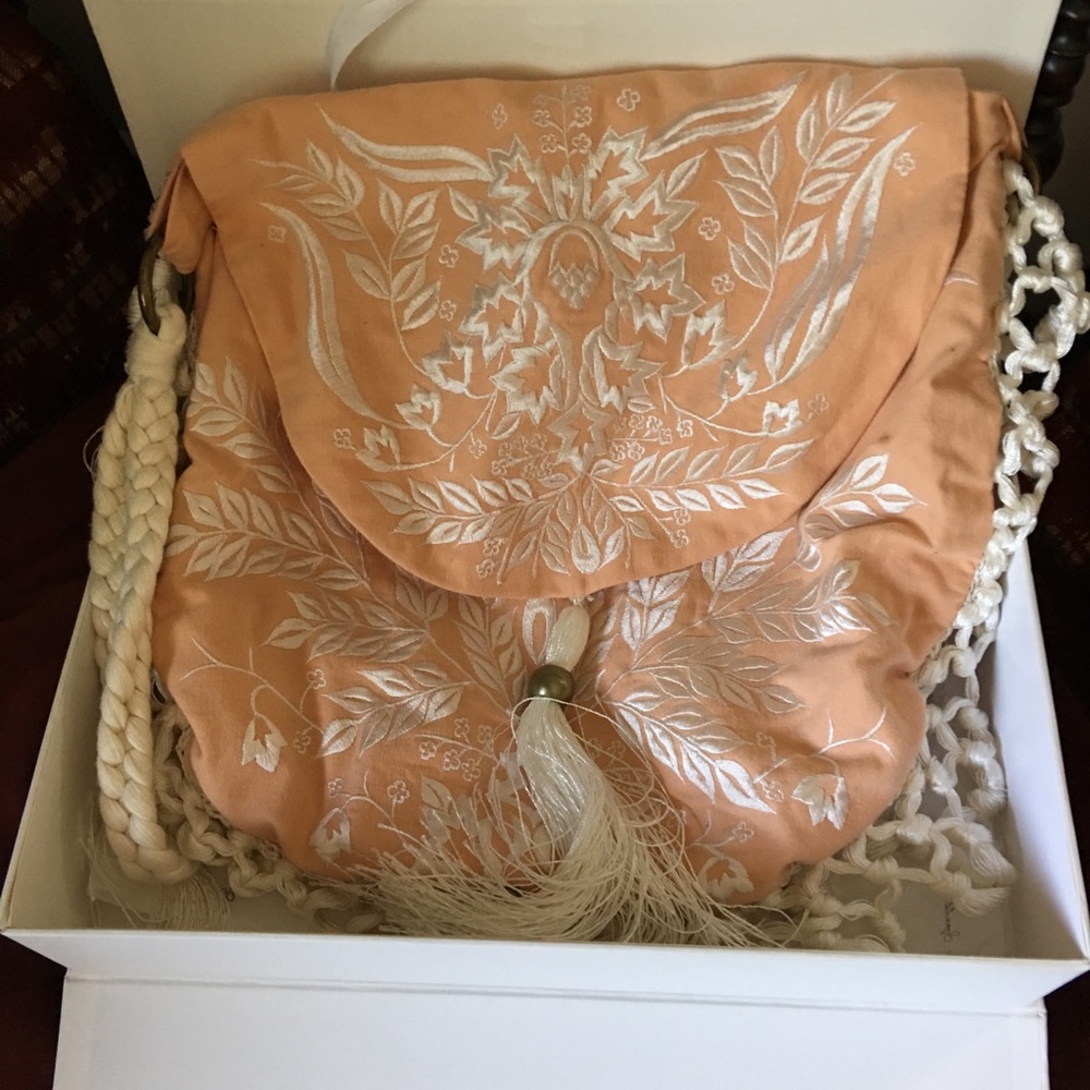 🚫SOLD🚫Aloha Fox Fringe Bag - Picture 2 of 8
